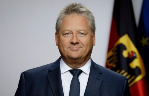 Şeful BND : Rusia ar putea trimite “omuleţi verzi” în Ţările Baltice, pentru a testa reacţia NATO